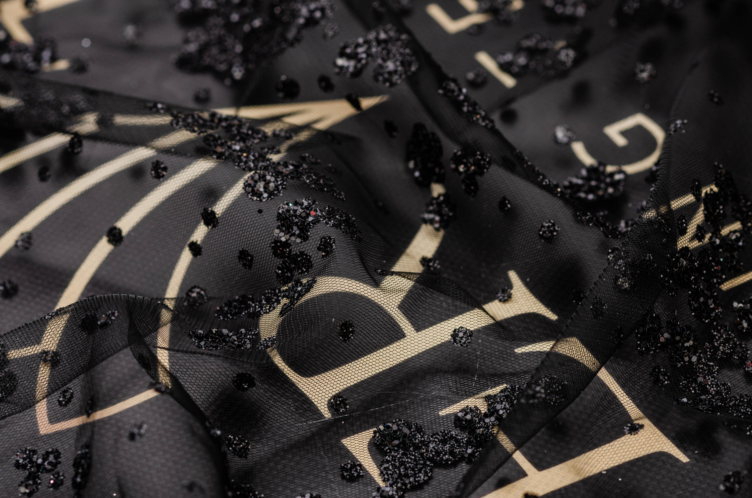 глиттер черный фото