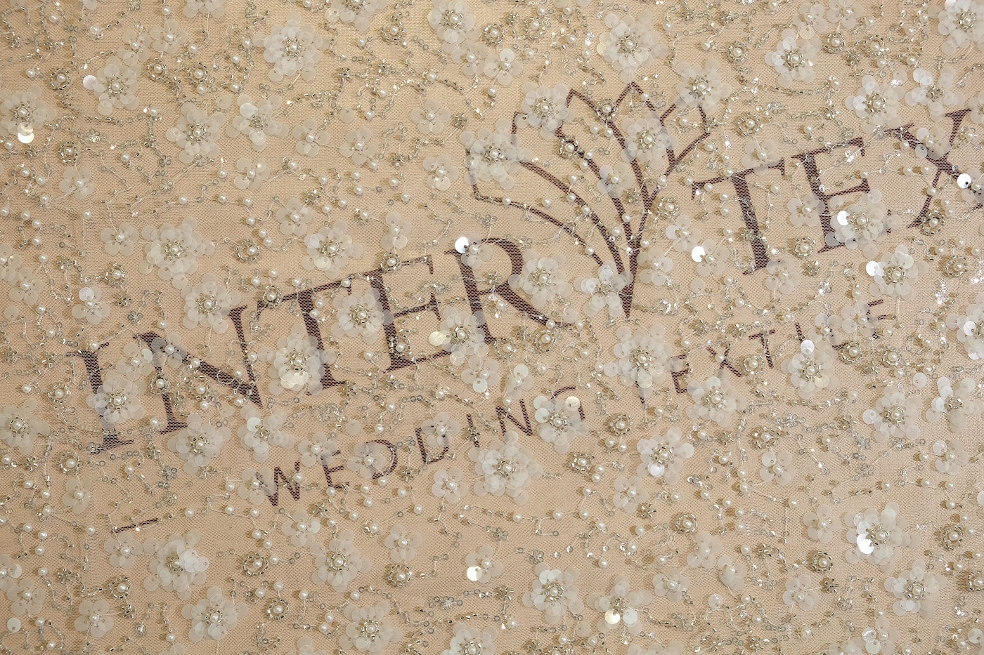 half of lace fabric 382005