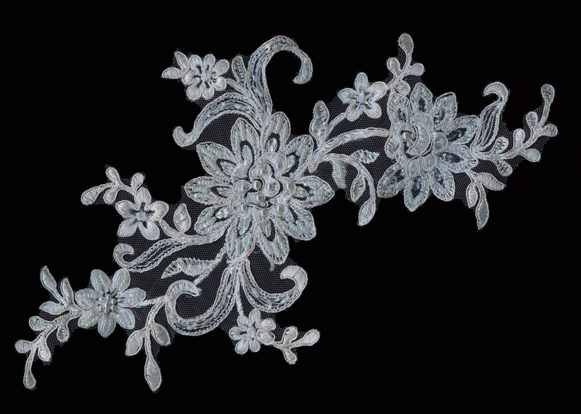 Embroidered Appliques 2000000006895 image from the Inter Tex catalogue for bridal fabrics, lace, appliques and B2B atelier orders.