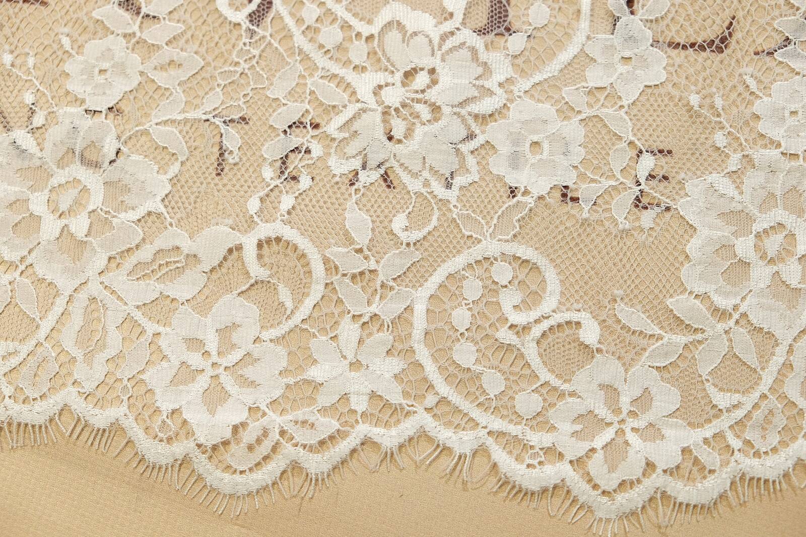 chantilly without beads edge 013602