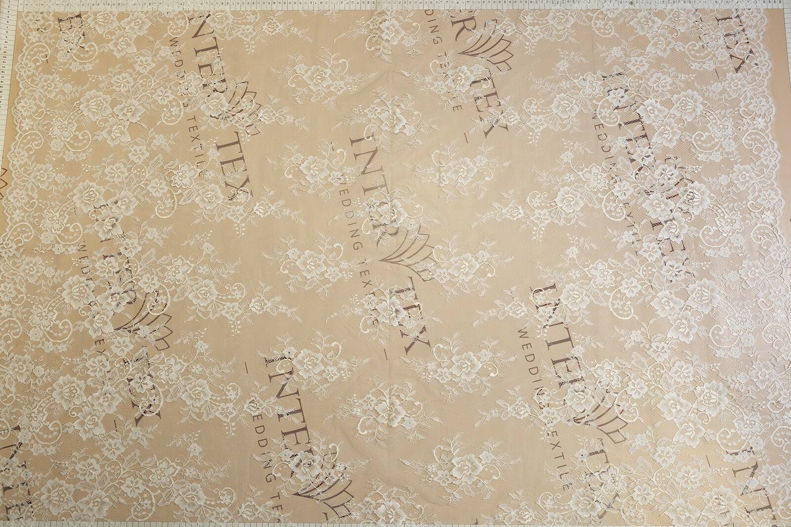 chantilly without beads full width 013602