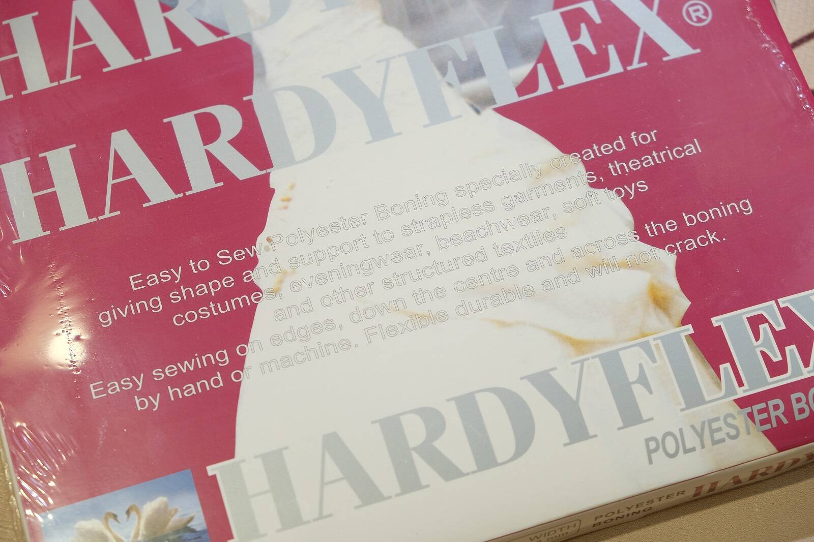 polyester boning Hardyflex box close-up