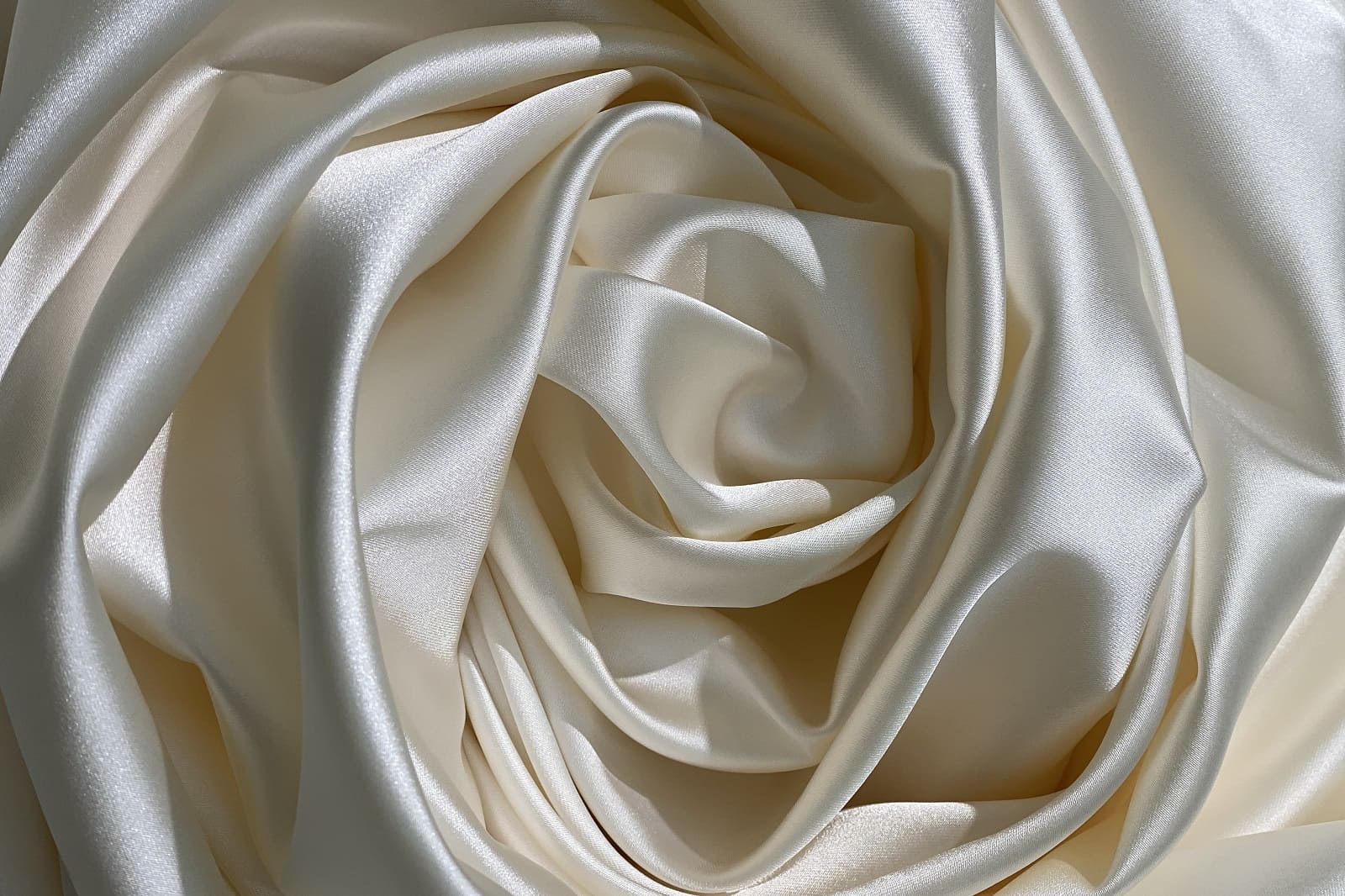 stretch satin Gizia rolled in a circle 019123