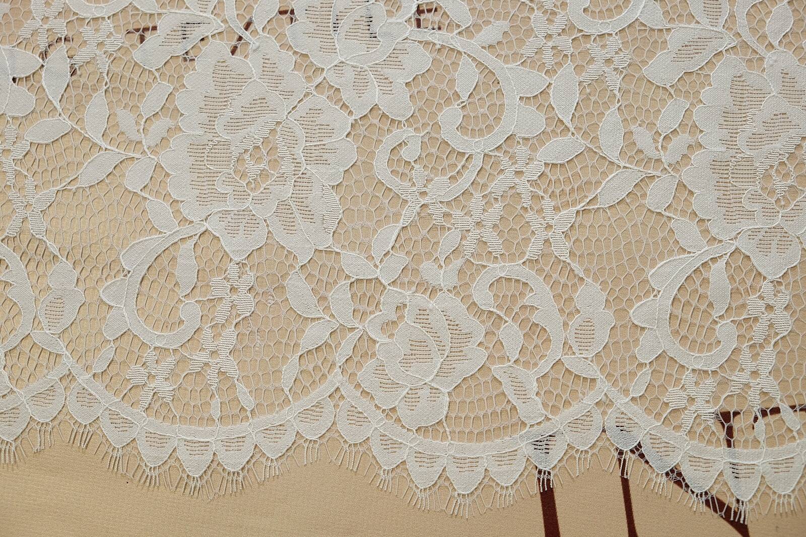 chantilly without beads edge 028385