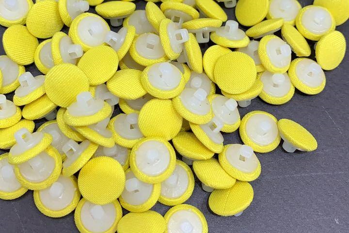 yellow satin covered buttons 028958