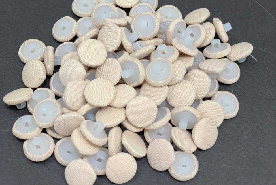 nude satin covered buttons 031484