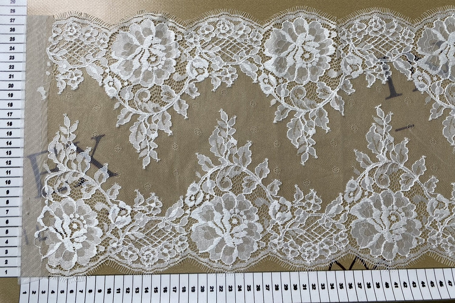 chantilly lace trim size 033129