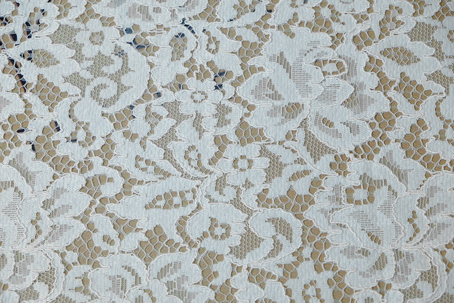 chantilly with cord close-up 033686