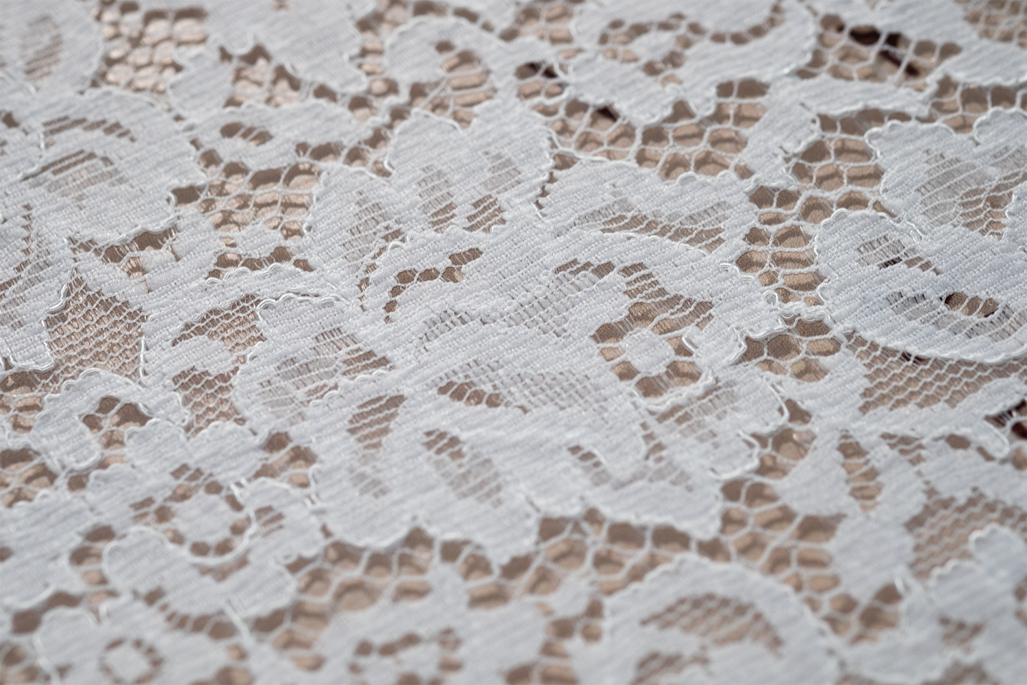 chantilly with cord detail 033686