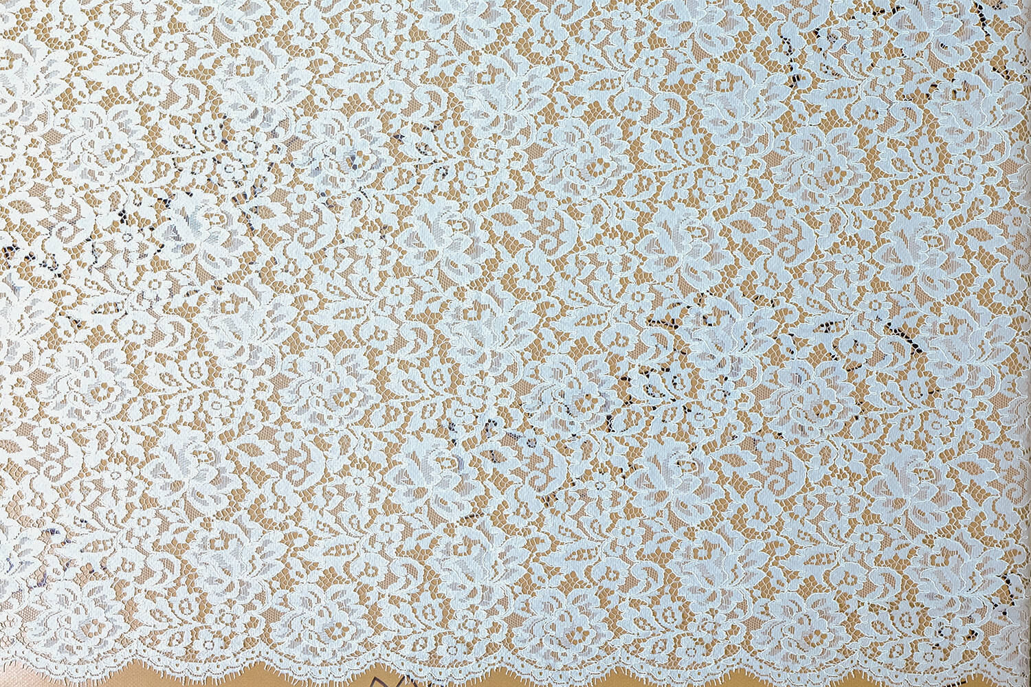 chantilly with cord half width 033686