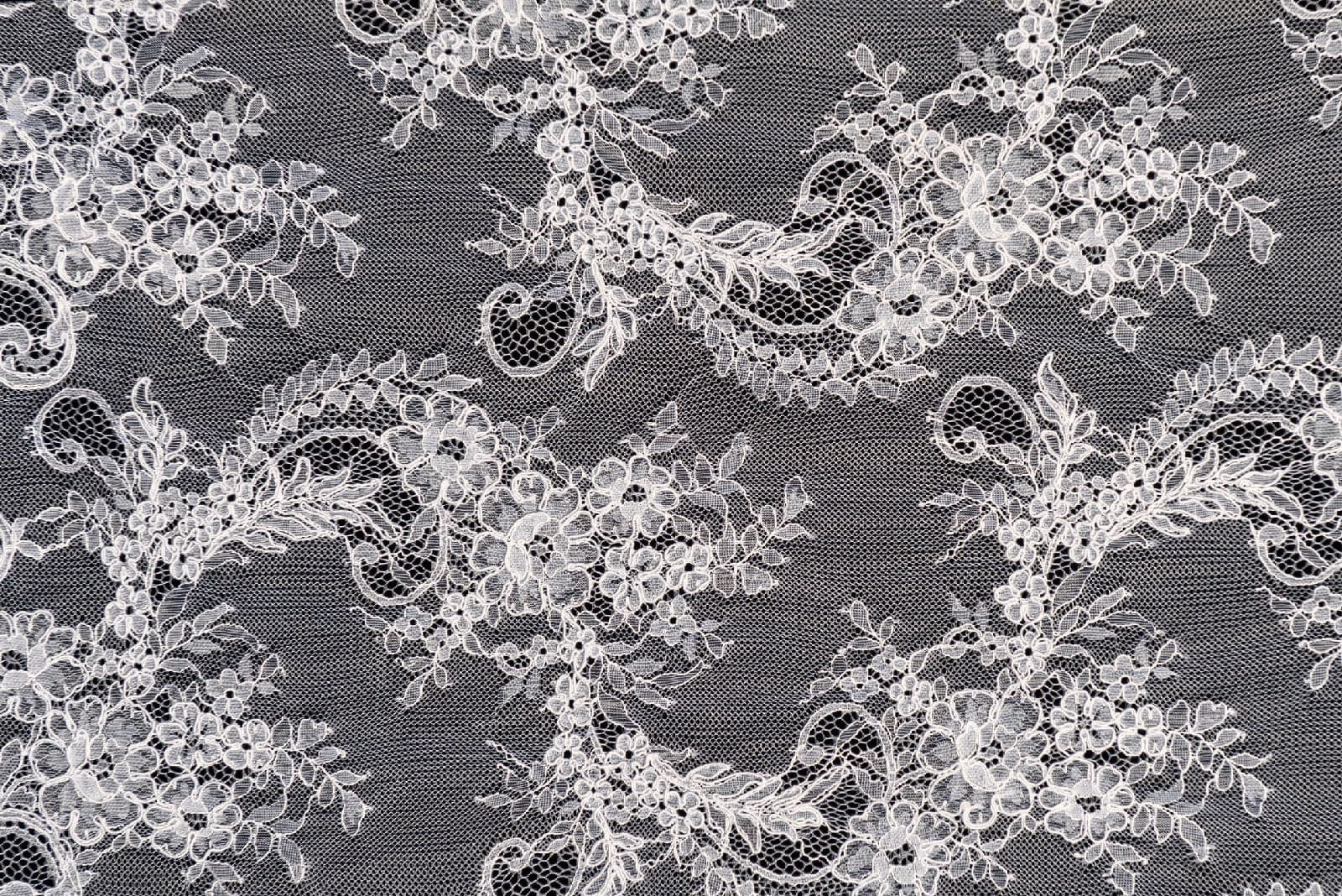 chantilly with cord central part 033884