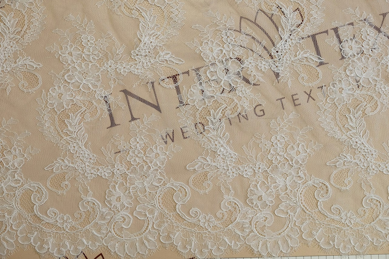 chantilly with cord half width 033891