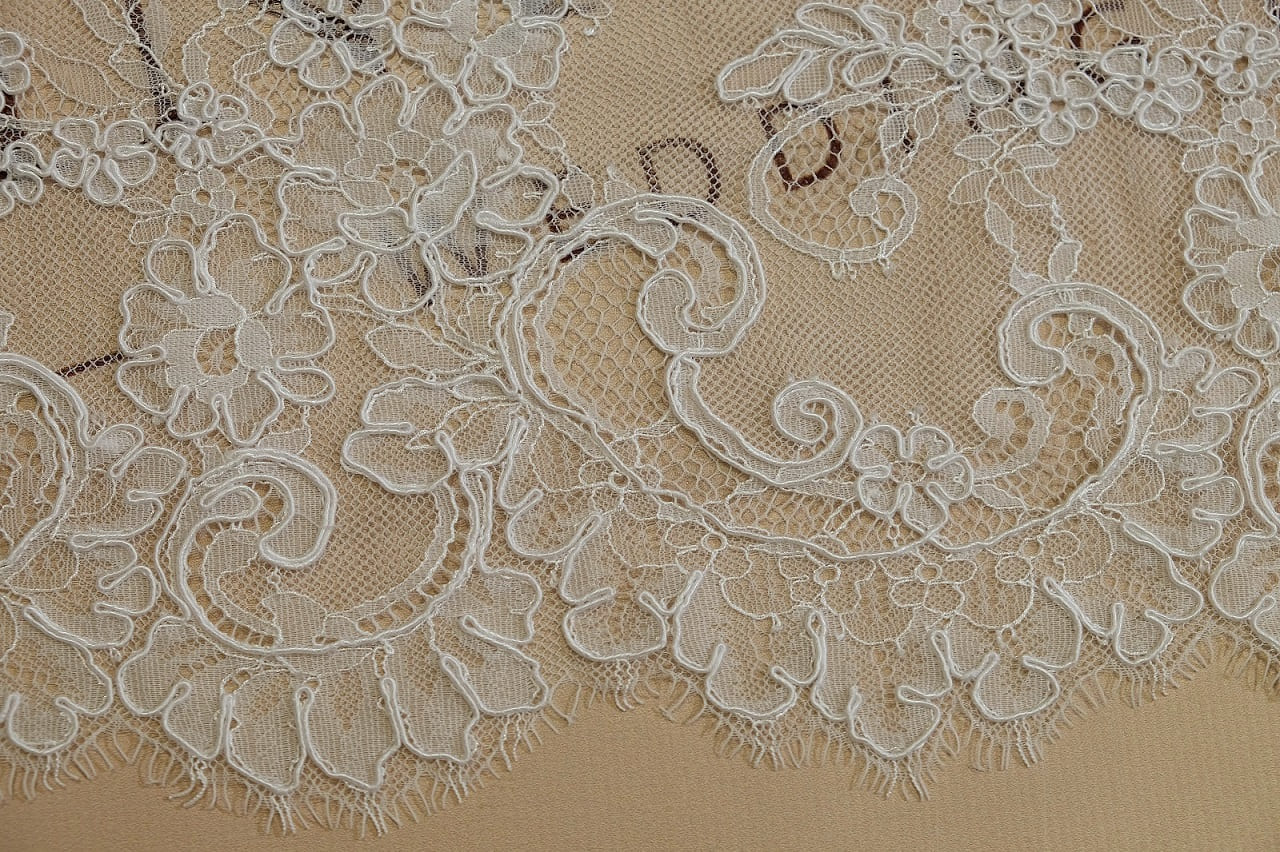 chantilly with cord edge 033891
