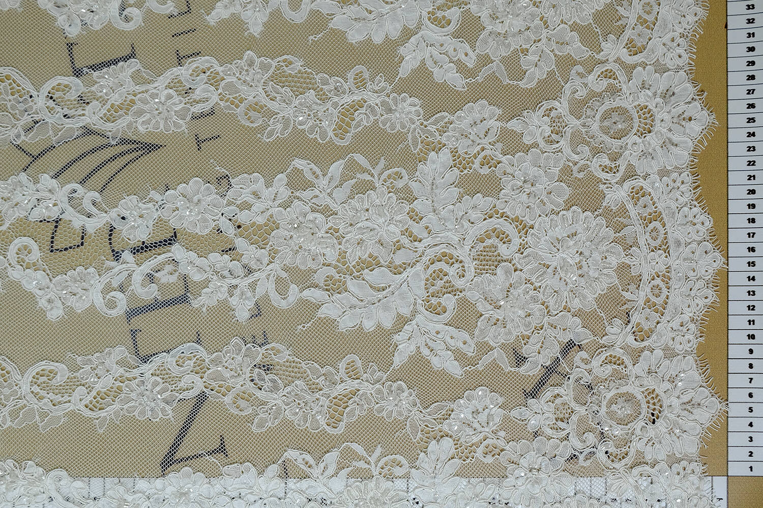 chantilly with beads pattern 033907