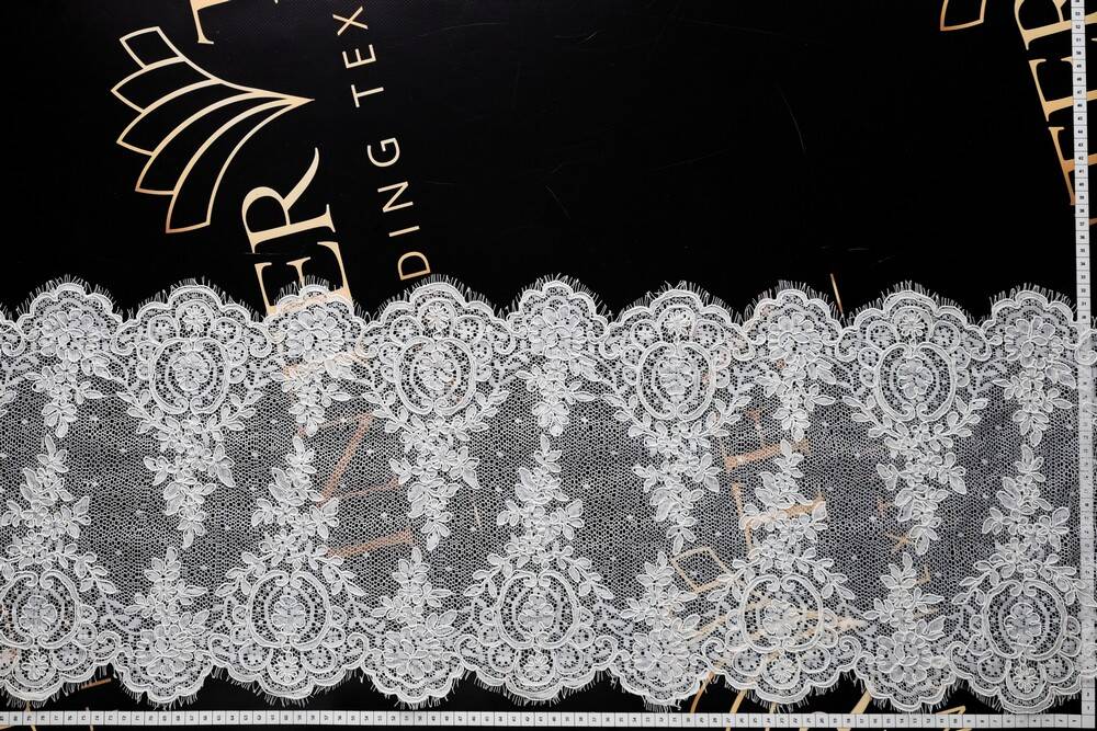 chantilly lace trim size detail 034577