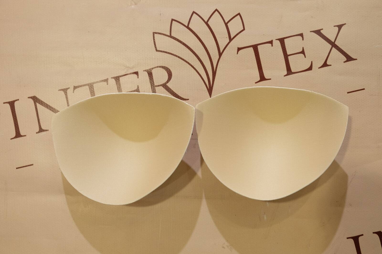 molded cups without push-up inner side (pair) 035574