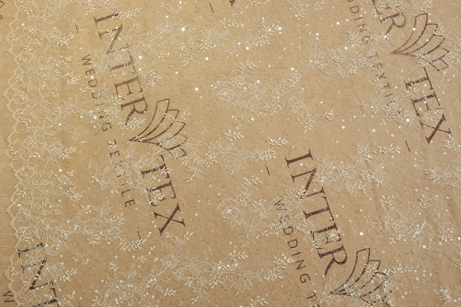 chantilly with sequins full width 385082