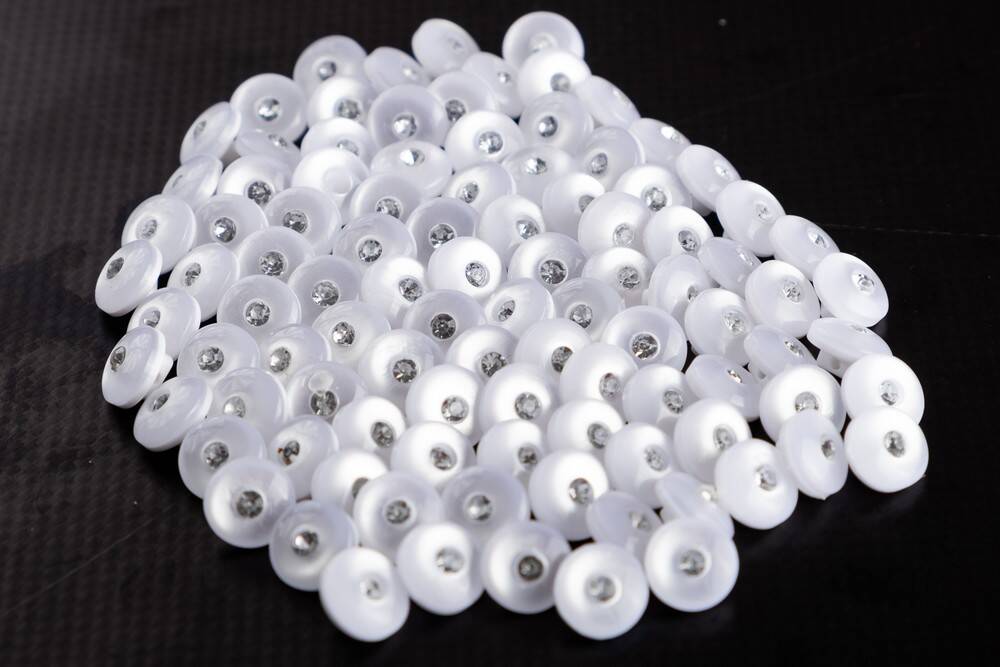 buttons with a shiny stones size 16L 027531