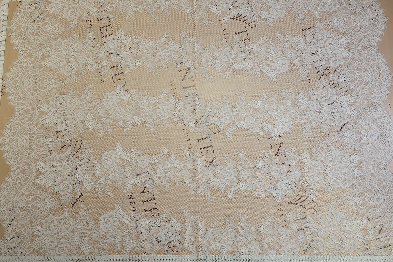 chantilly without beads full width 309934