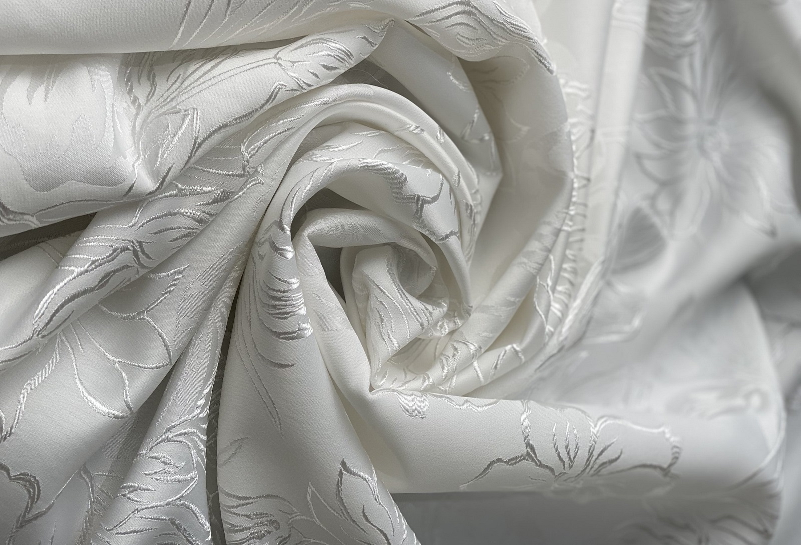 atlas Jacquard rolled in a circle 310220