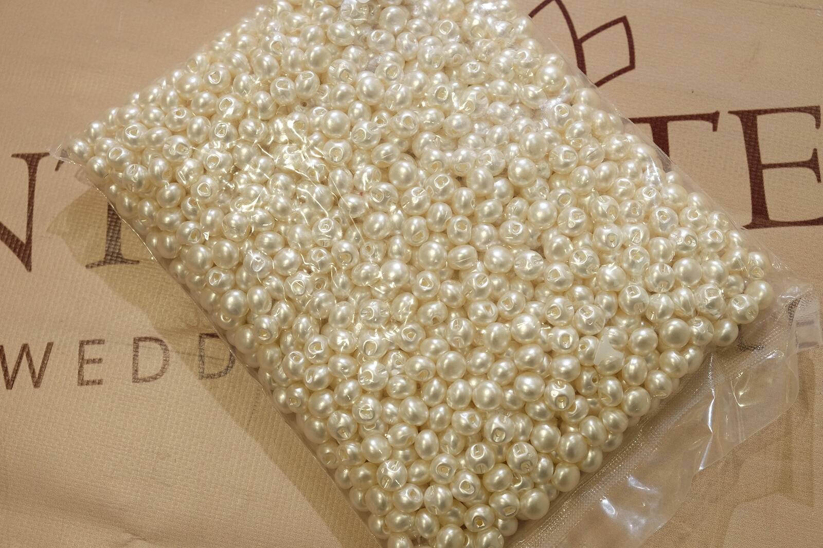 cream pearl buttons packaging 310251