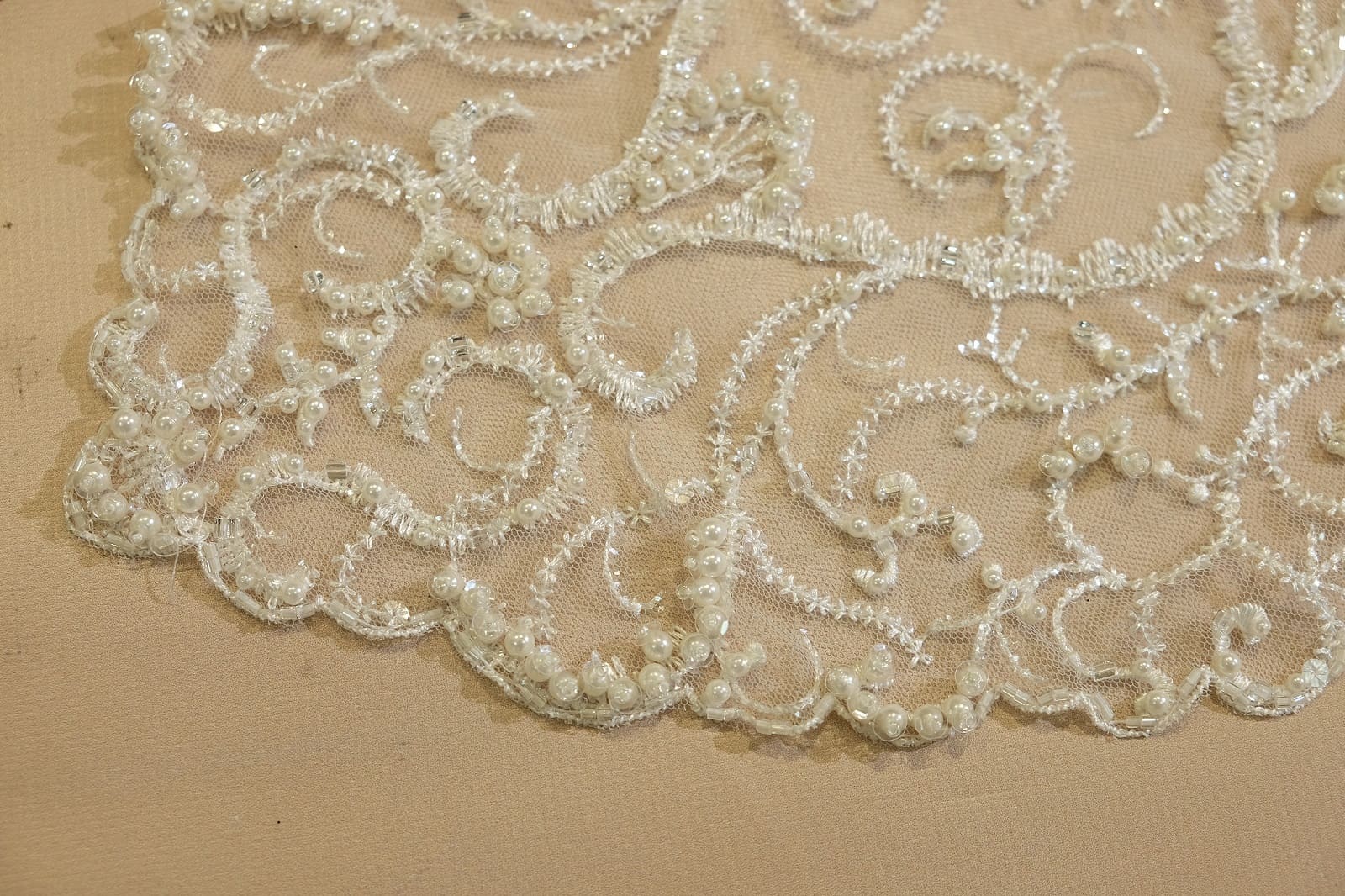 neck appliqué lower part 311371