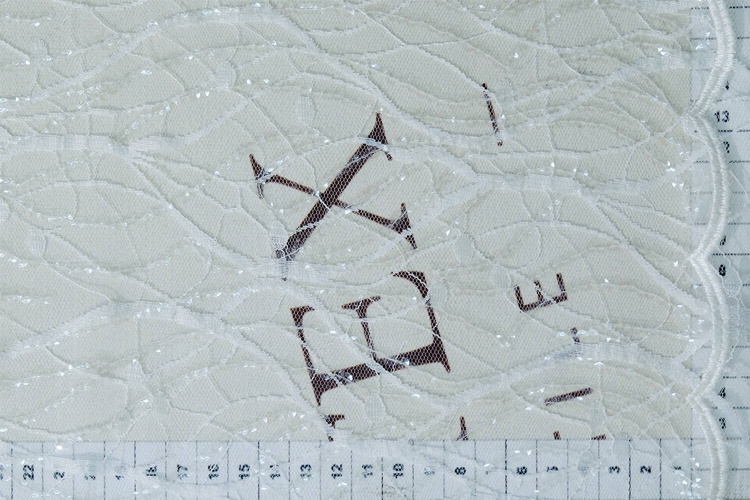 chantilly with sequins pattern 316536