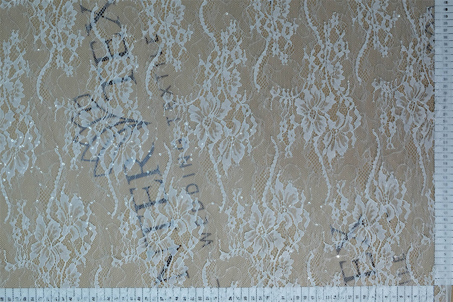 chantilly with sequins pattern 322766