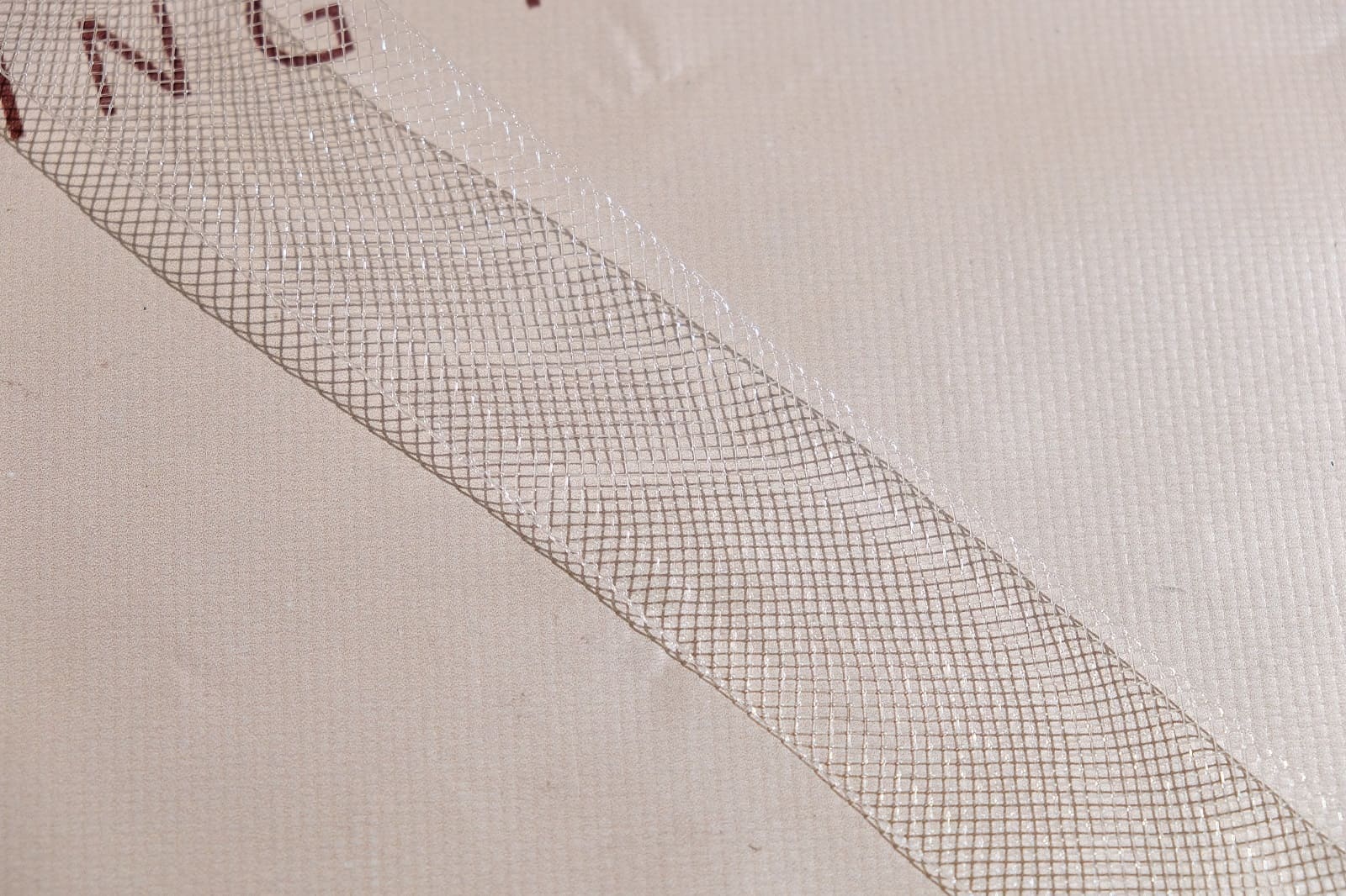 stiff transparent horsehair braid 4 cm close-up 327389