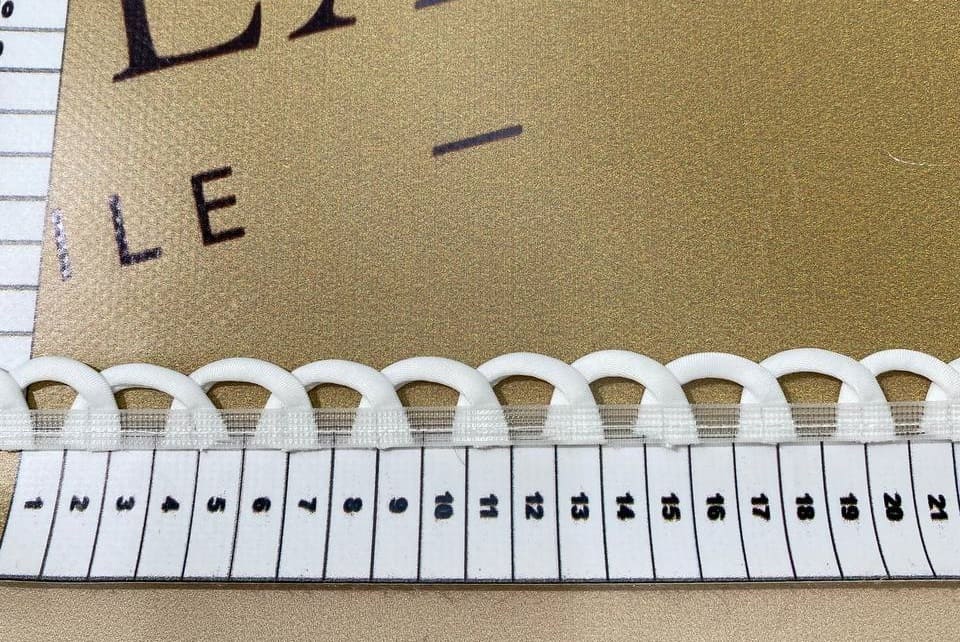 ivory corset loops on boning, size 328870