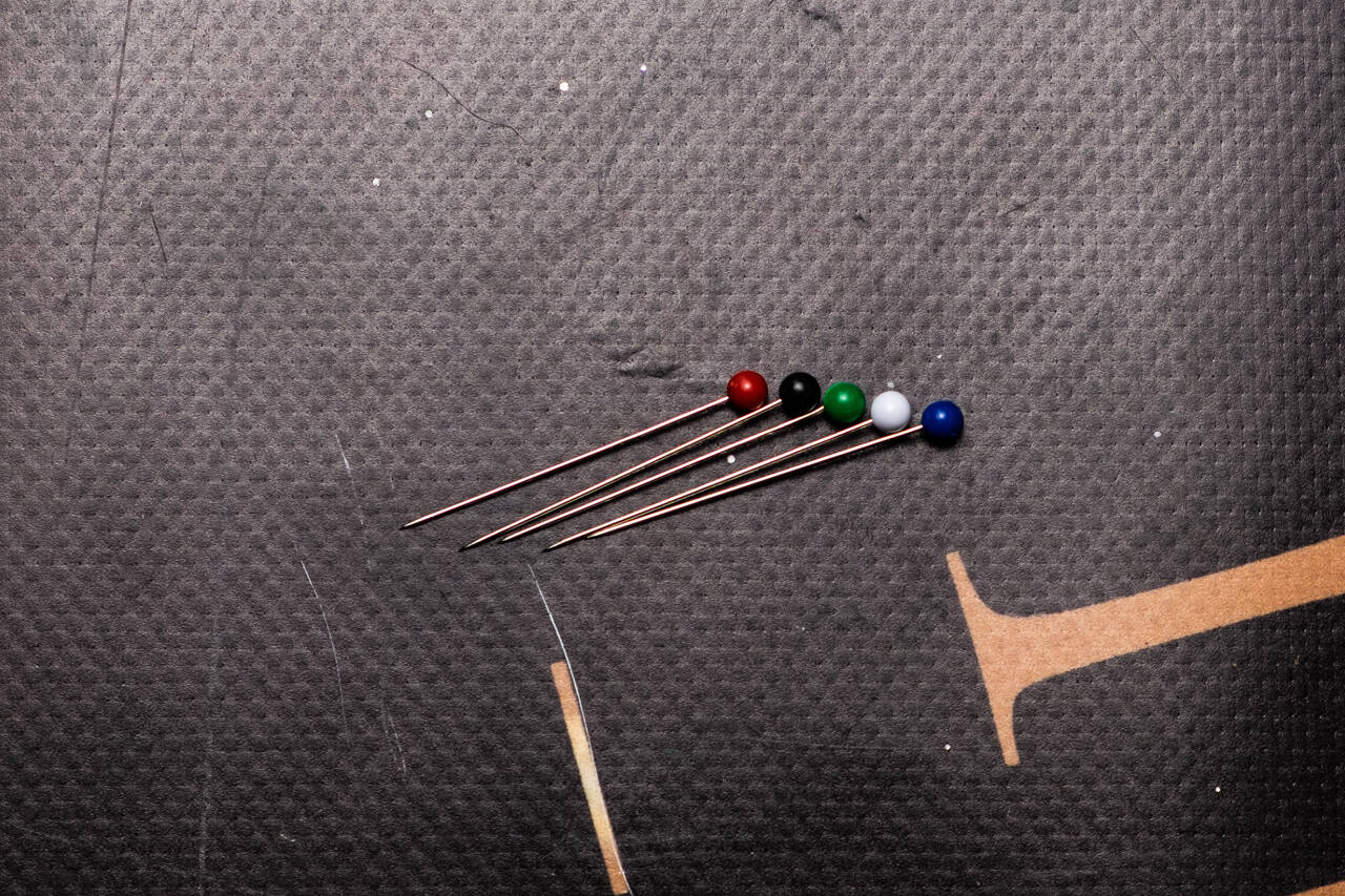 colorful sewing pins, 250 g pack, several pins 368900