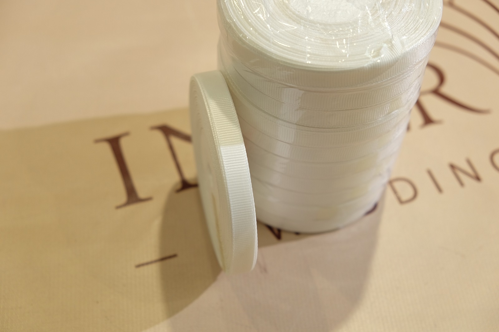 rep ribbon packaging and roll 381183