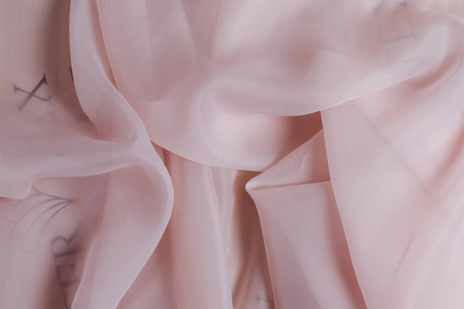 organza Wax Korolin with soft folds 379869