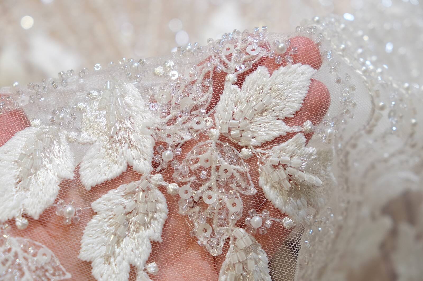 Embroidered fabric 2000000381923 image from the Inter Tex catalogue for bridal fabrics, lace, appliques and B2B atelier orders.