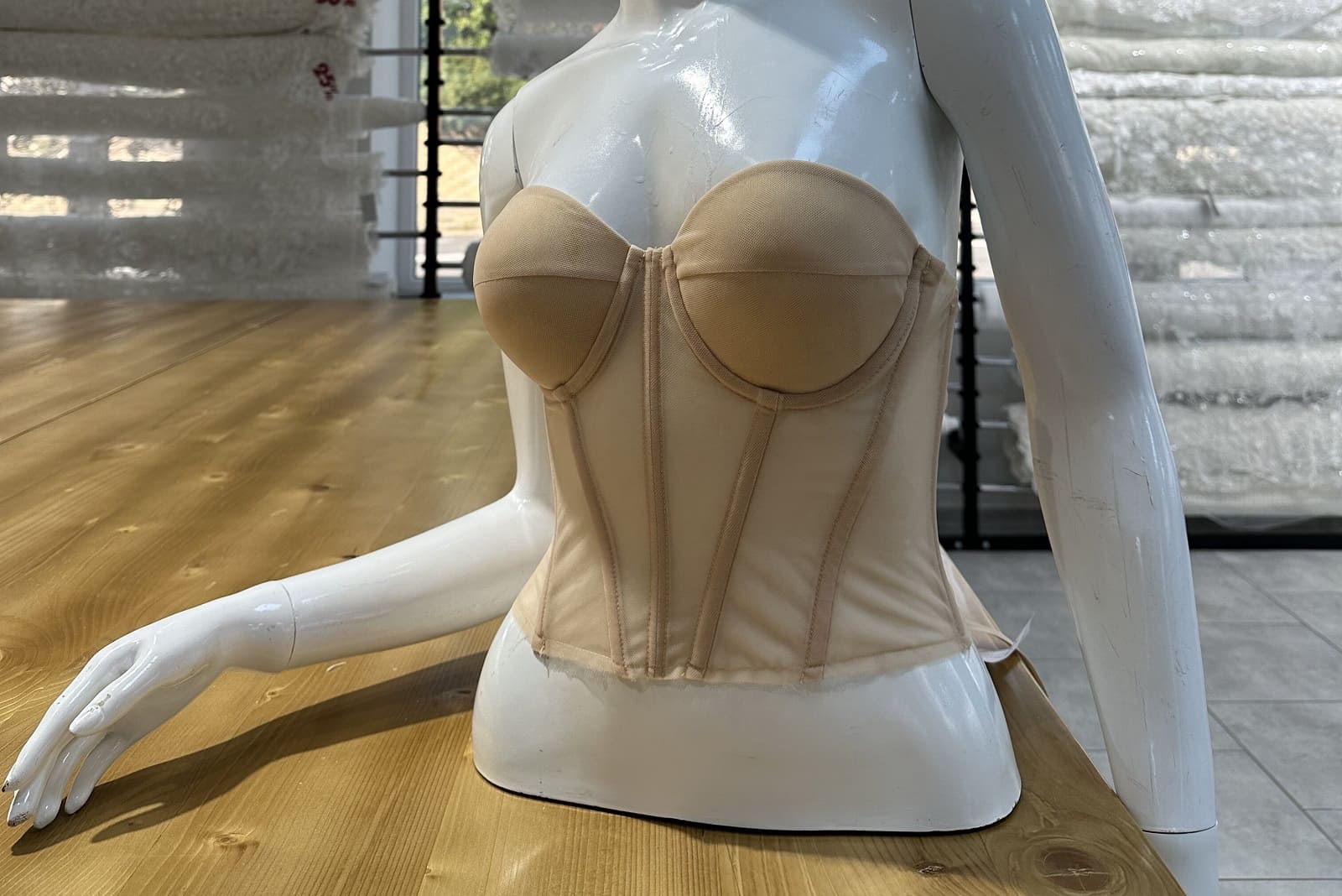 corset front view 382104