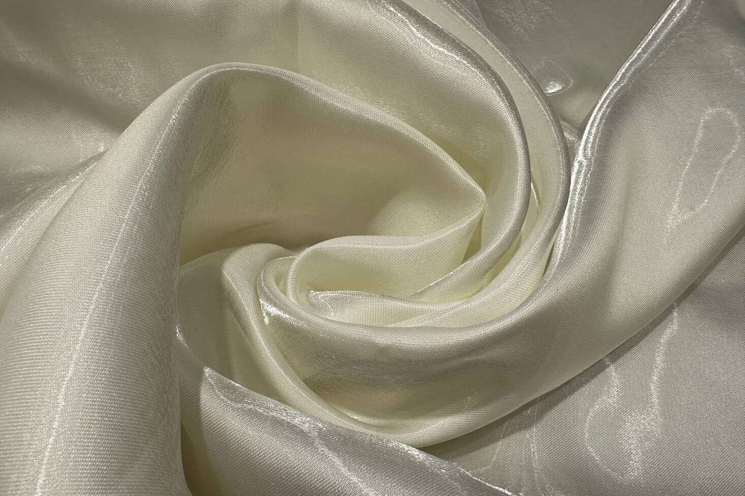 Crystal satin close-up 382319