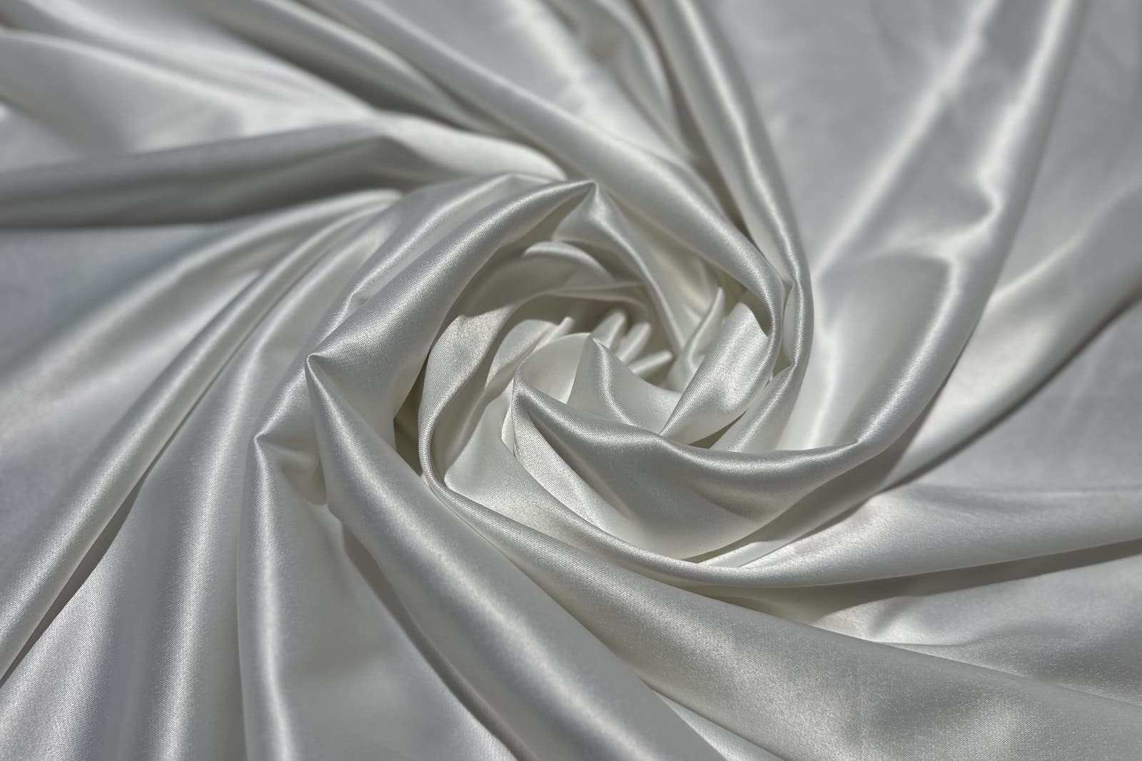 stretch satin Charm rolled in a circle 382845