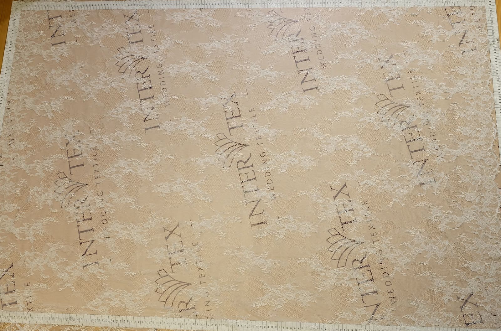 chantilly without beads full width 383071