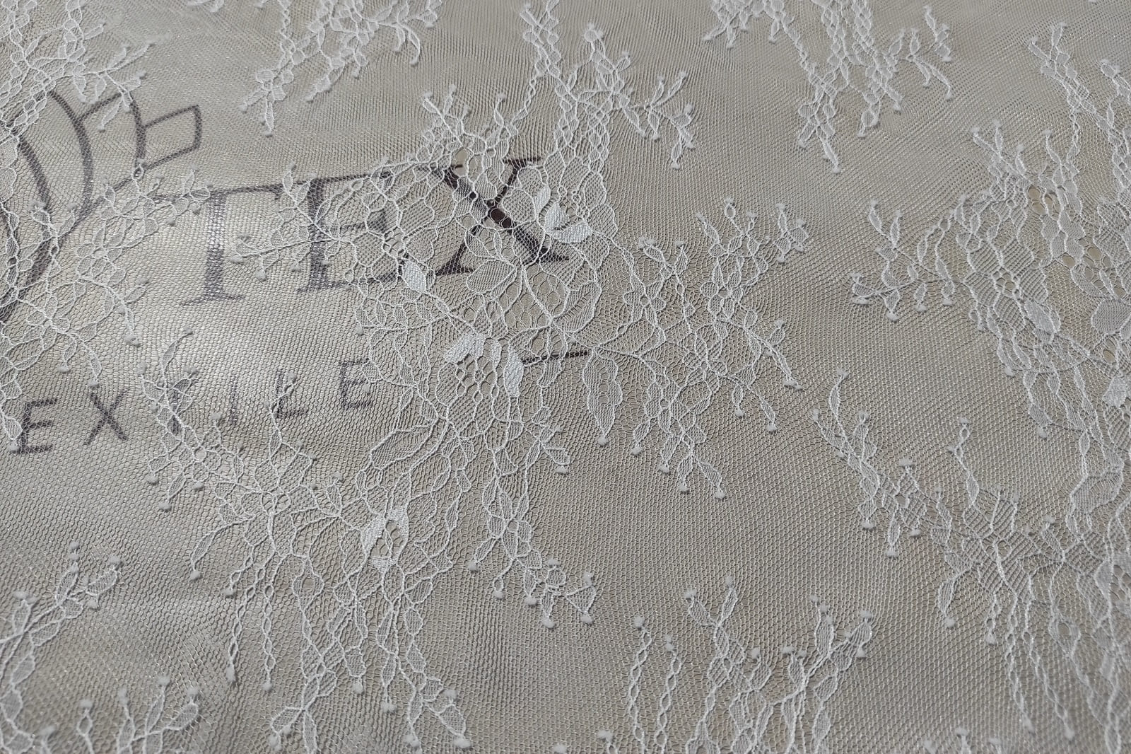 chantilly without beads detail 383118