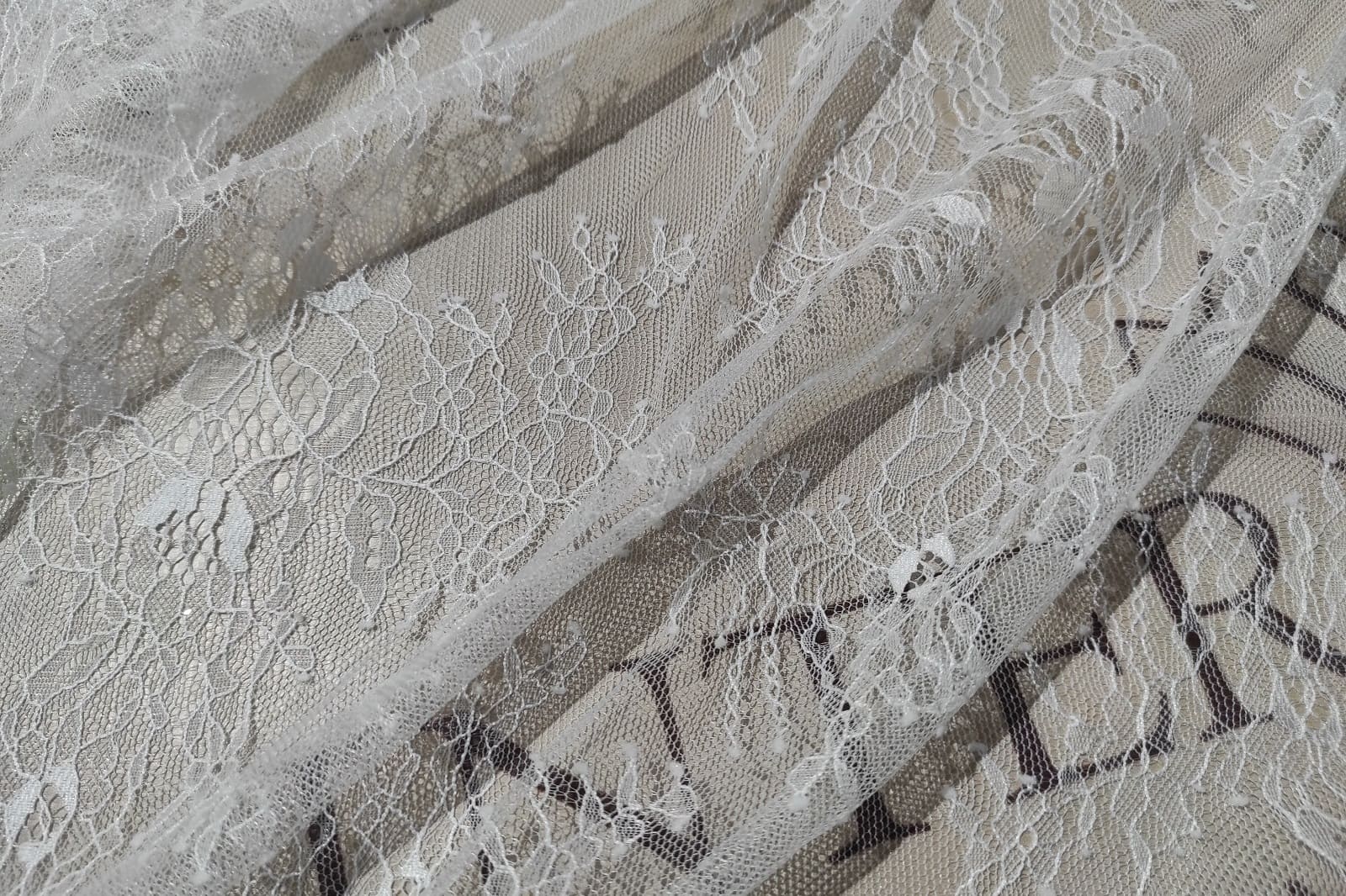 chantilly without beads soft folds 383118