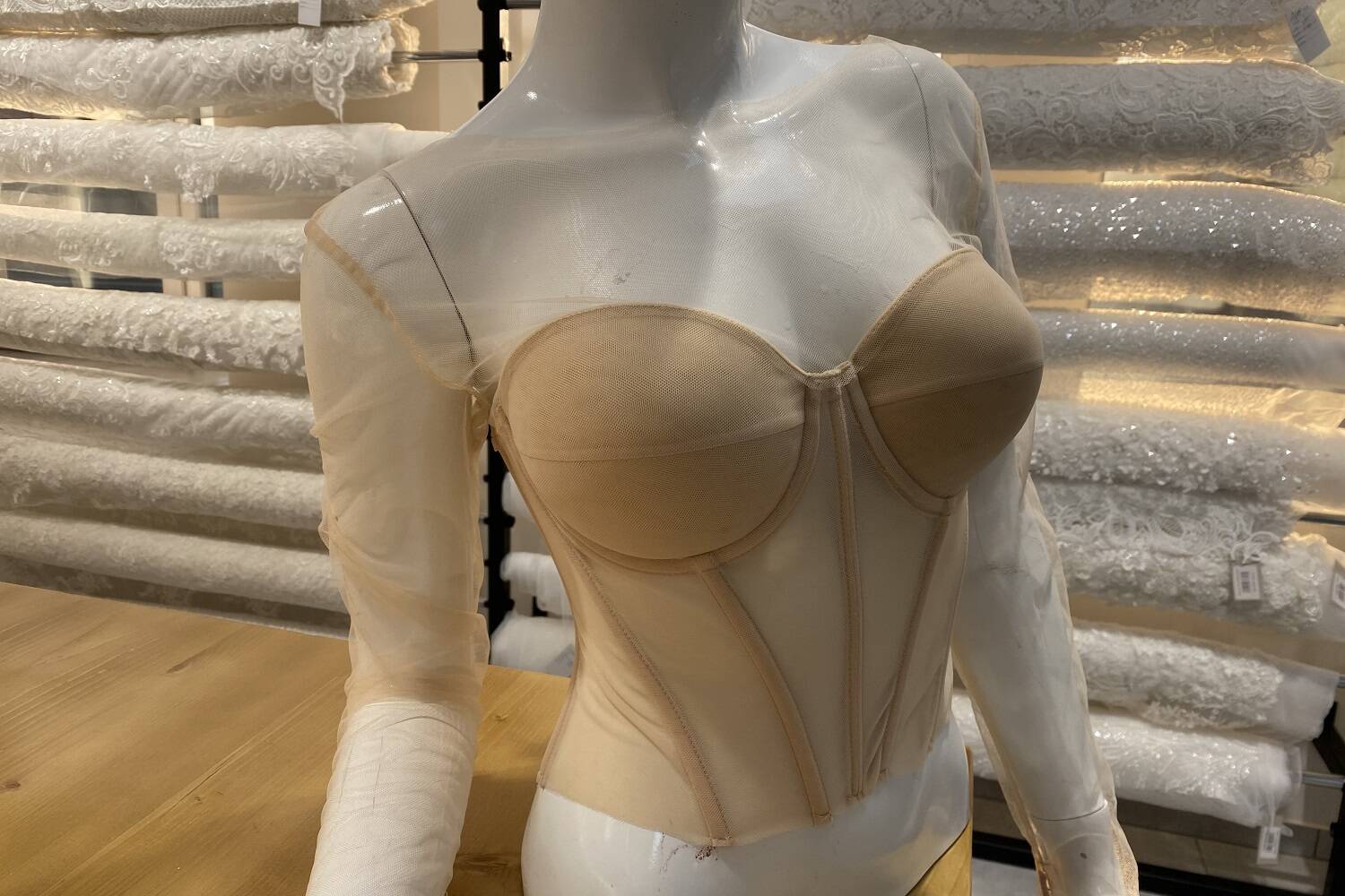 corset close-up front view 383477