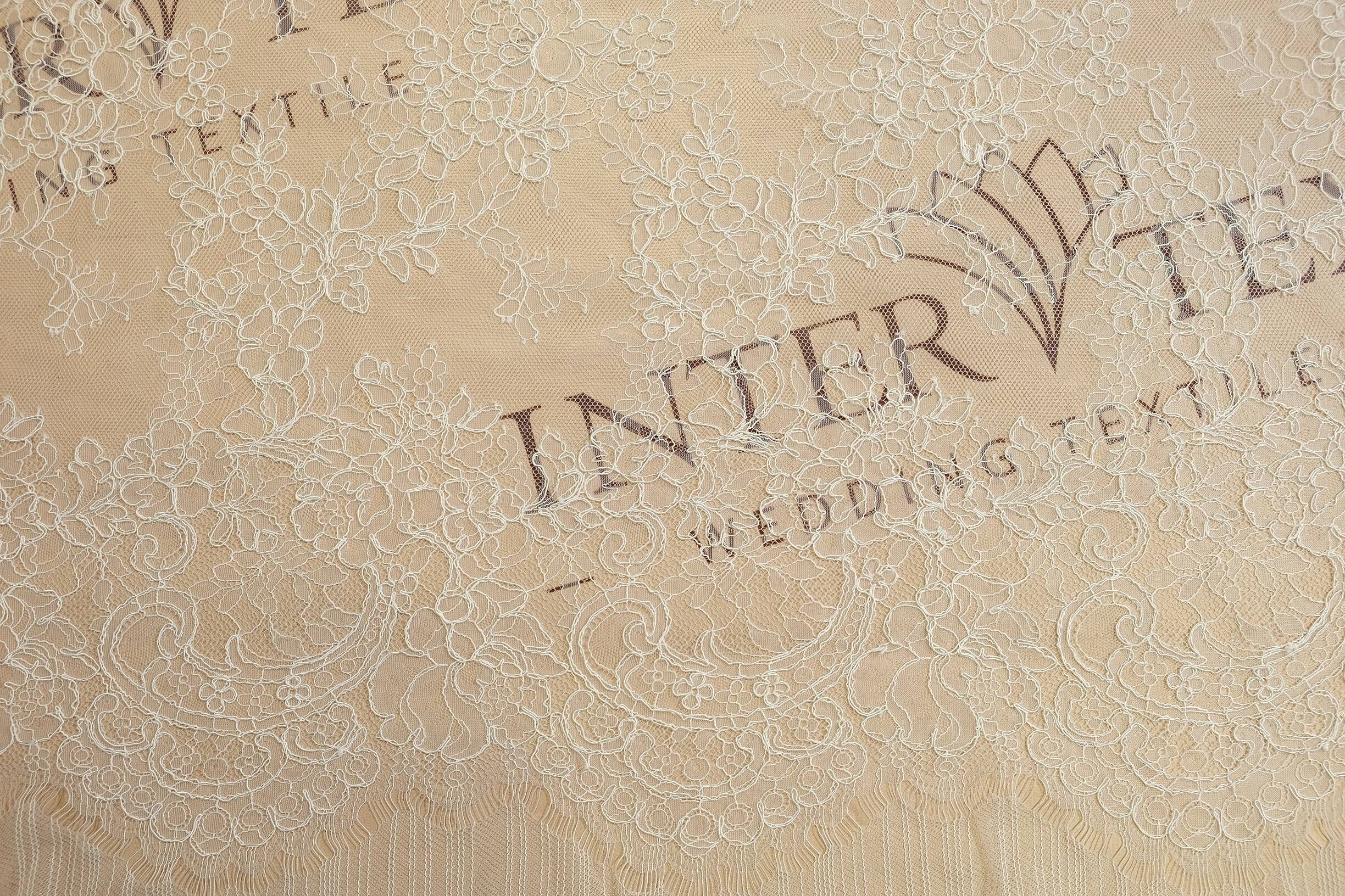 chantilly with cord half width 383651