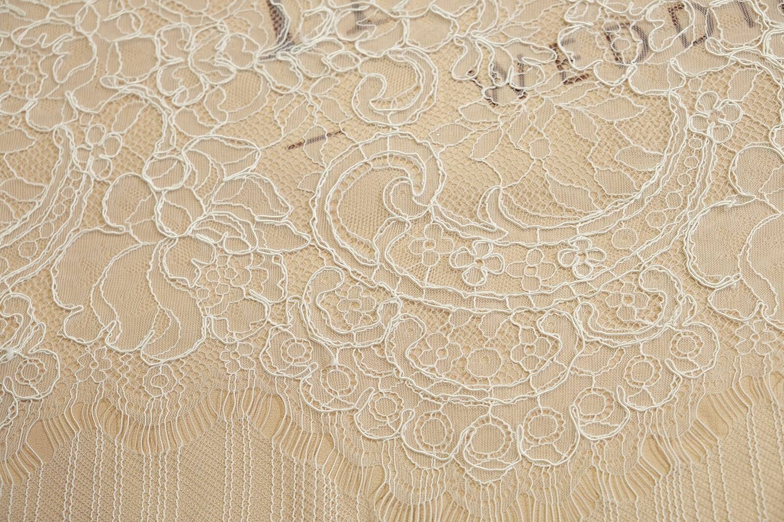 chantilly with cord close-up 383651