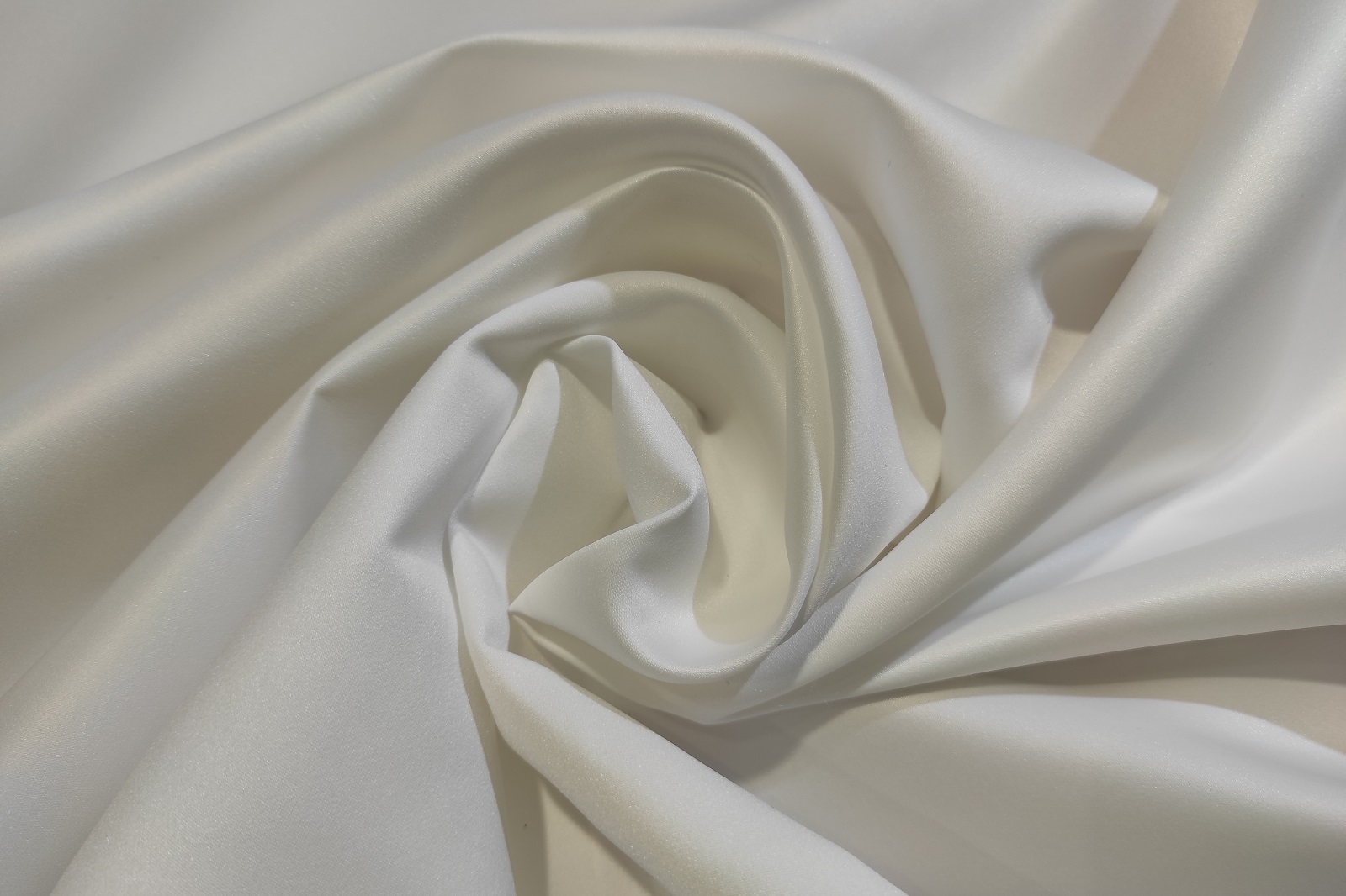 rolled satin S-1330 rolled in a circle 384078