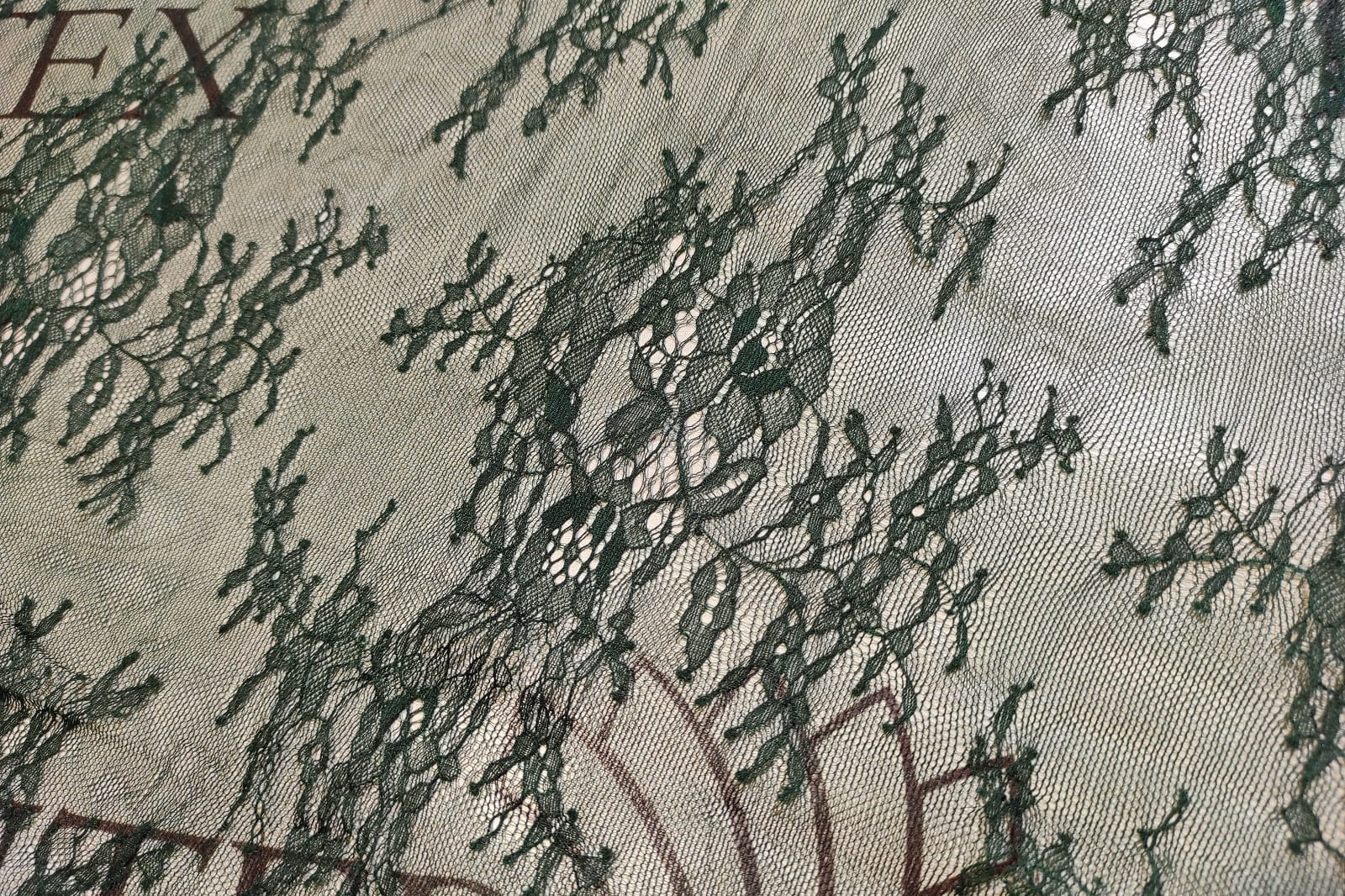 chantilly without beads detail 384092