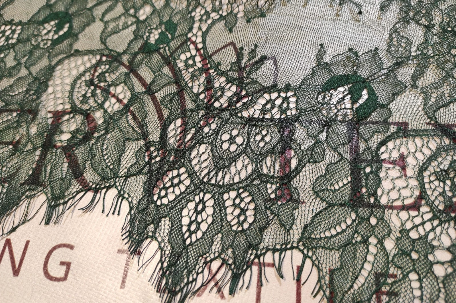 chantilly without beads edge 384092