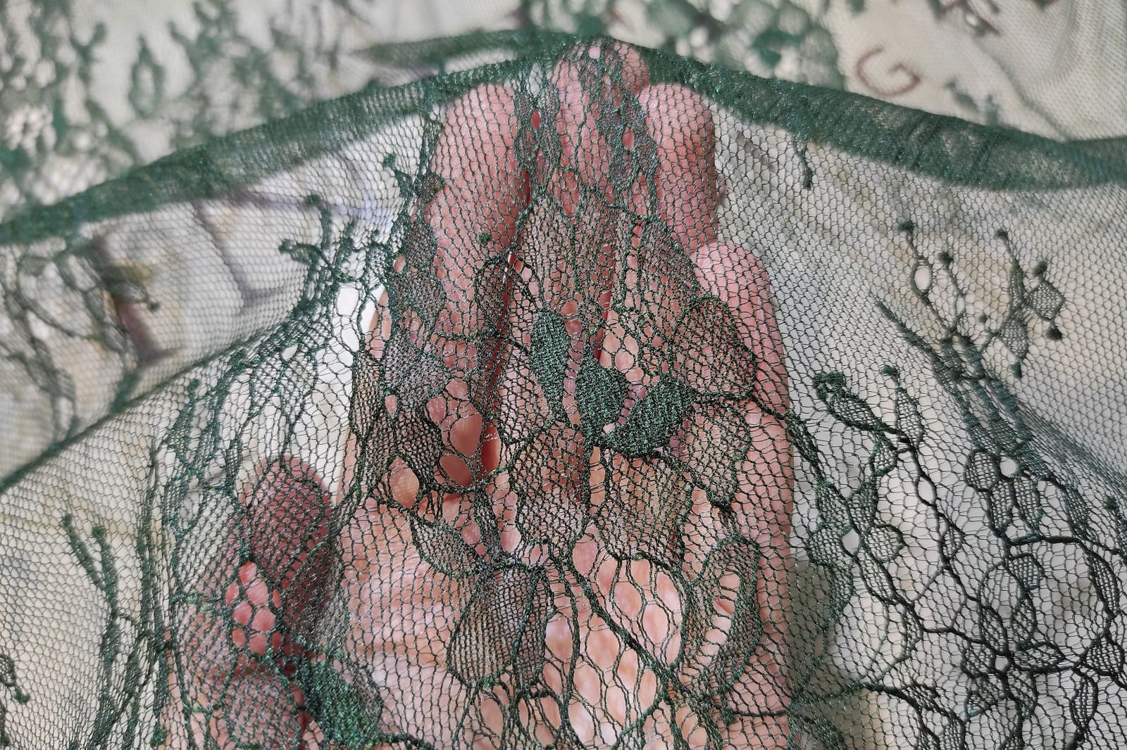 chantilly without beads on hand 384092