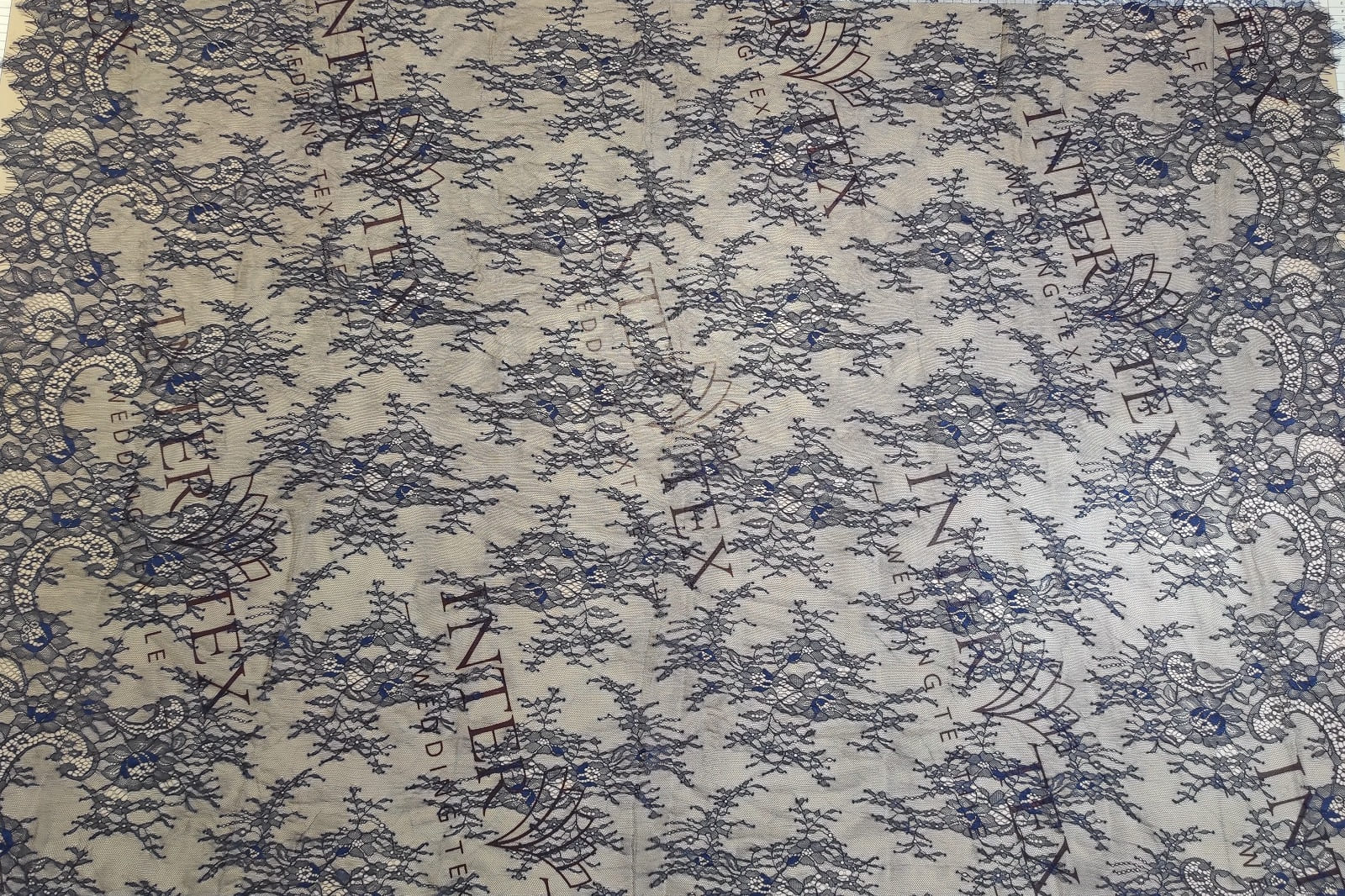 chantilly without beads full width 384108