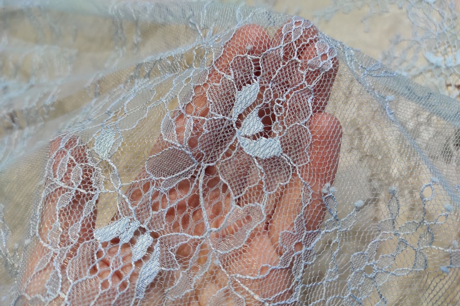 chantilly without beads on hand 384115