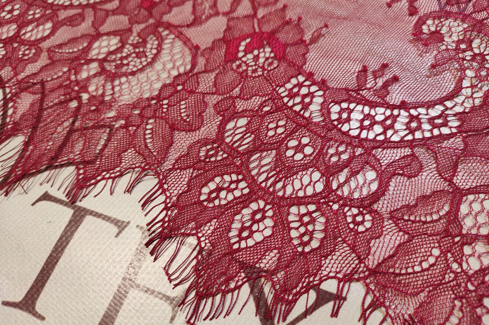 chantilly without beads edge 384122